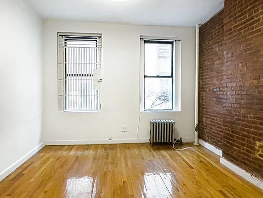 Rented by City Connections Realty | media 7