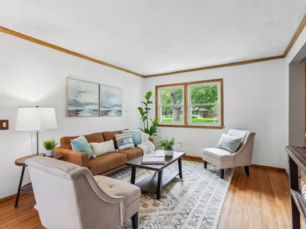 5276 W 135th St, Savage, MN 55378