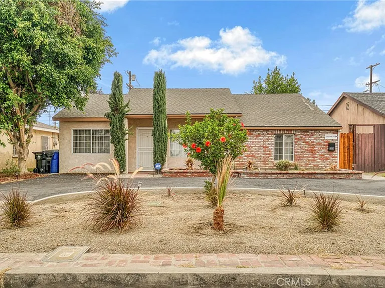 6318 Nagle Ave — Photo 1