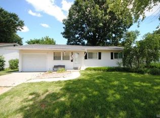 863 Hazelvalley Dr, Hazelwood, MO 63042