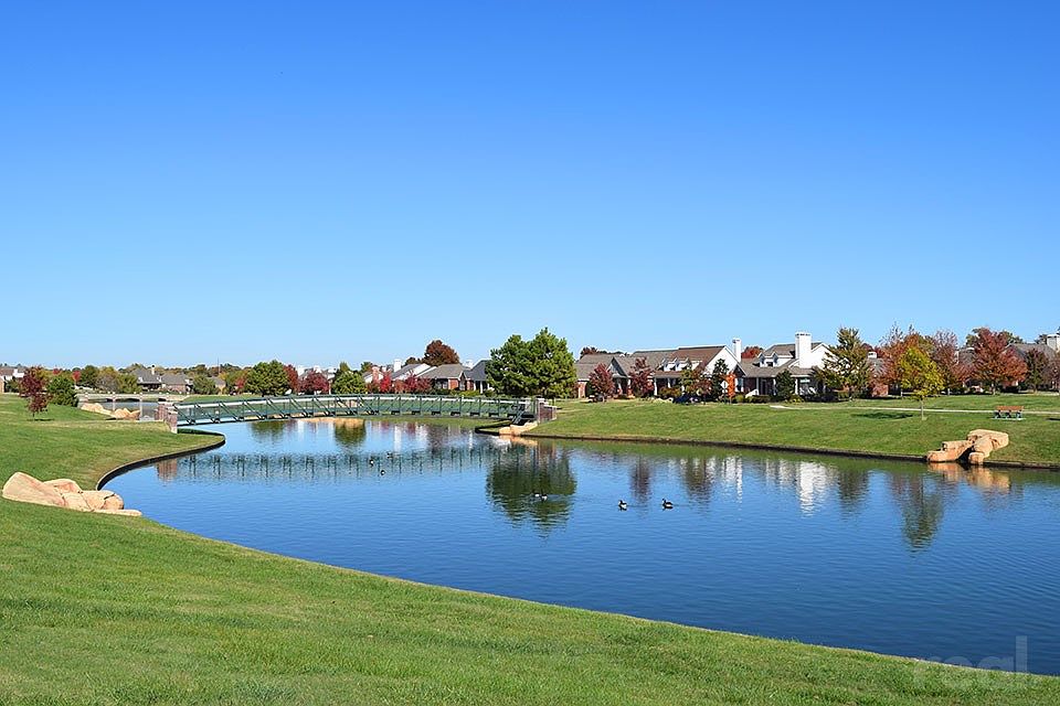 2nd image of 625 Founders Park Dr E