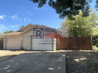 3223 Green Ridge St, Fort Worth, TX 76133