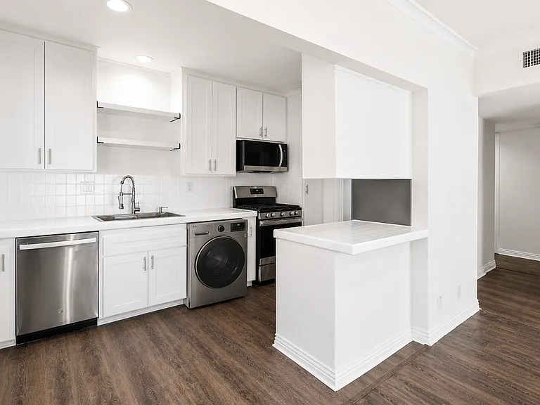 833 15th Street — Photo 2