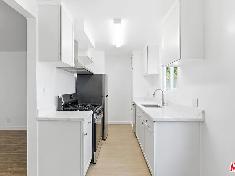 4921 Coldwater Canyon Ave #3 — Photo 6