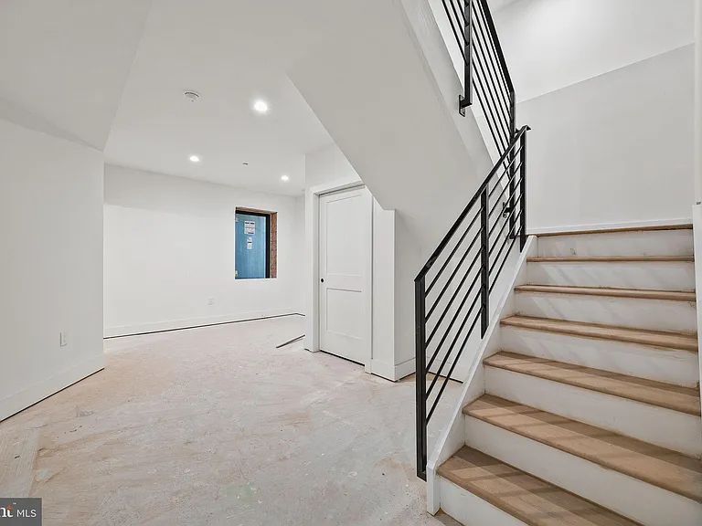 706 Latona St #J — Photo 26