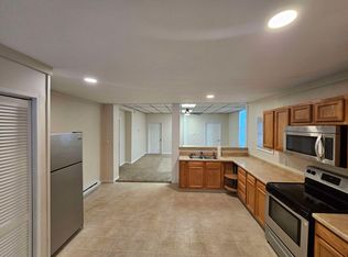 8 S York St APT 6, Etters, PA 17319