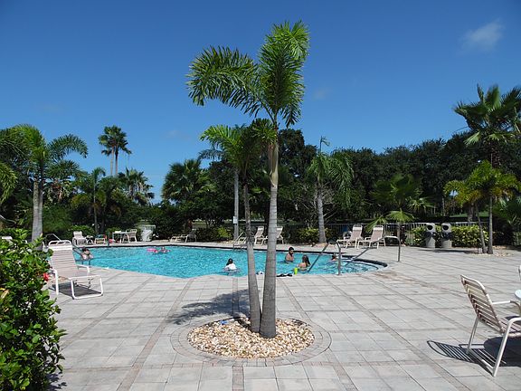 4th image of 5095 Fairways Cir APT 303