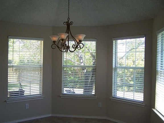 5th image of 2354 Bentley Ct