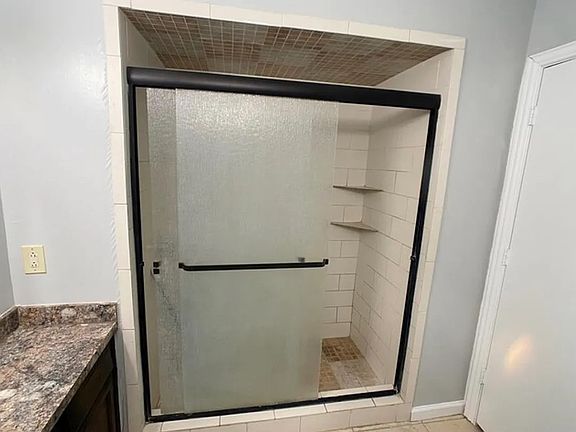 4th image of 2630 Bennington Ct