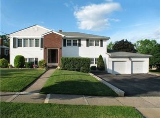 4 View Pl, Clifton, NJ 07013