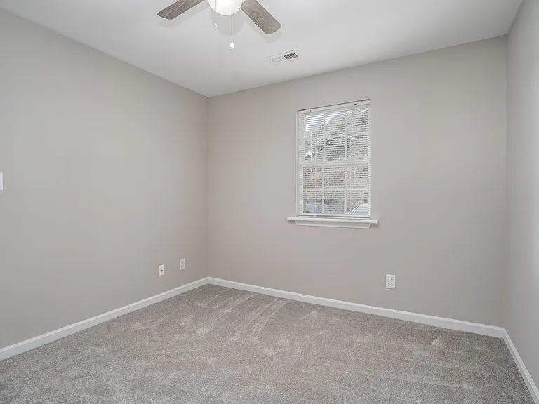 111 N Wheeless Dr — Photo 10