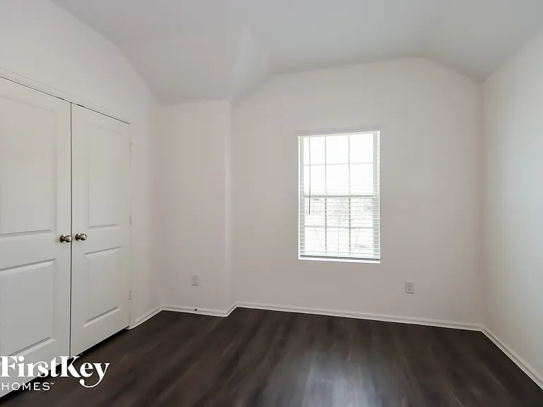 18909 Collina Way — Photo 9