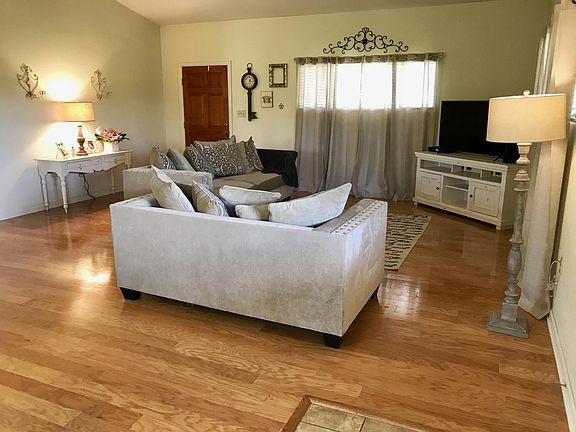 4th image of 108 High Mesa Dr