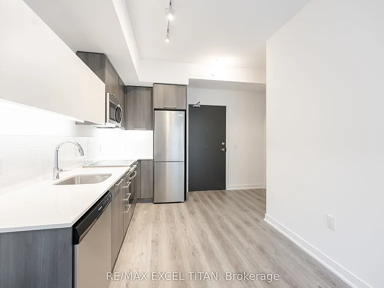25 Neighbourhood Ln #208 — Photo 8
