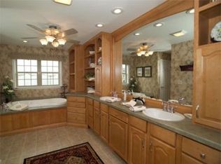 83 Pineridge Rd, Waldoboro, ME 04572