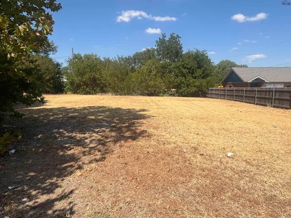 906 Juarez St, Wichita Falls, TX 76301