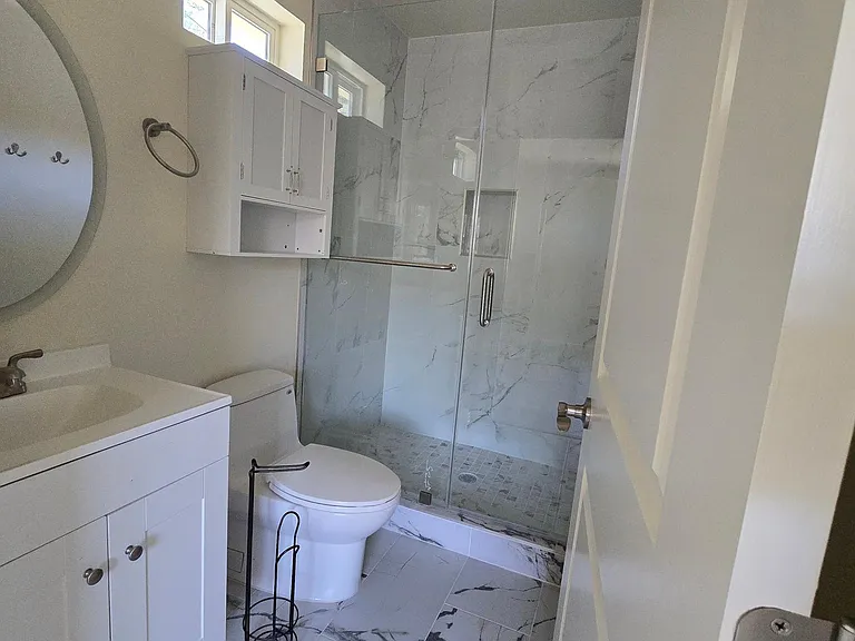 10931 Hayvenhurst Ave — Photo 7