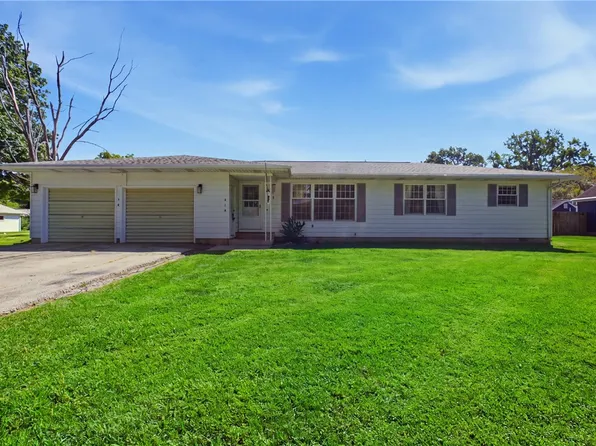 218 N Kansas St, Atwood, IL 61913