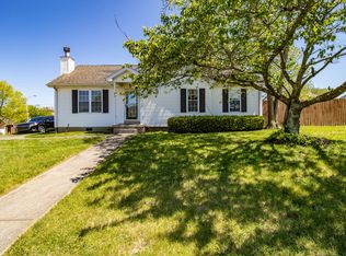 934 N Meadowhill Rd, Paris, KY 40361