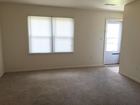 4th image of 429 Ceylon St NE #429/431