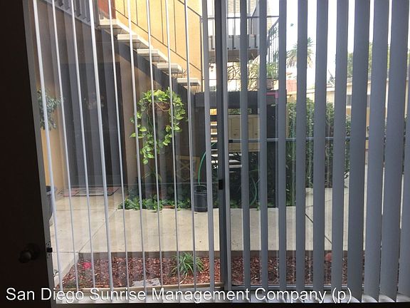 5th image of 1966 Hornblend St APT 02