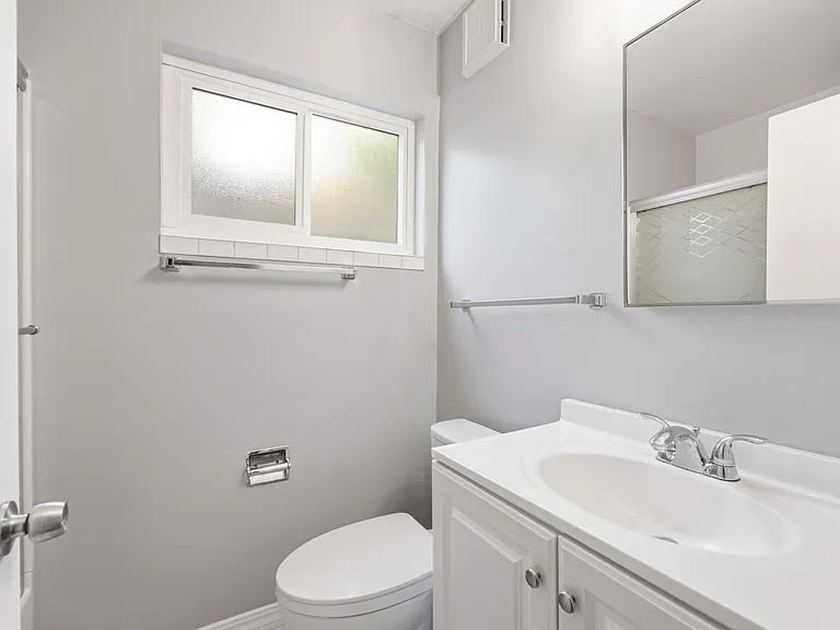 934 Pierce St — Photo 16