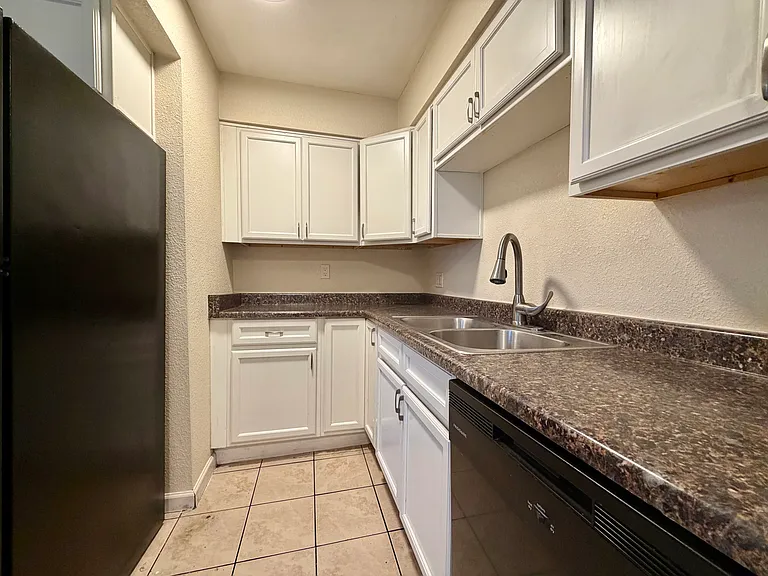 1859 E Broadway Rd #2 — Photo 5