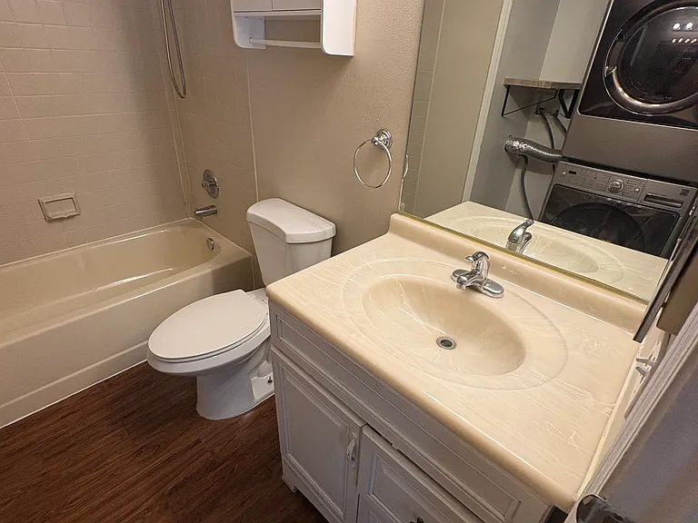 1546 S Ouray Cir #B — Photo 23