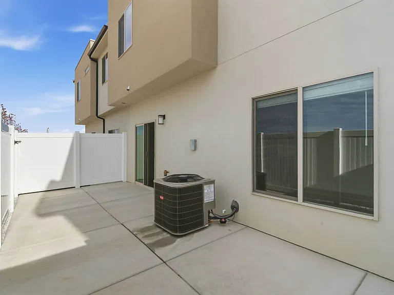 5690 S Weehawken Ln — Photo 33