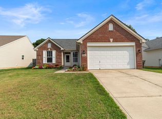 206 Meridian Gardens Ln, Indianapolis, IN 46217