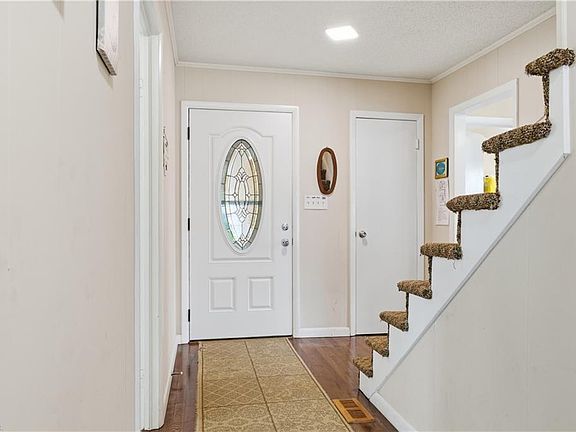 4th image of 1155 Little Bay Ave