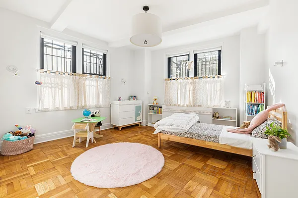 Sold by Compass | media 9