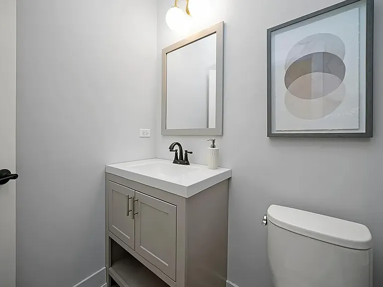 2450 W Flournoy St #2 — Photo 10