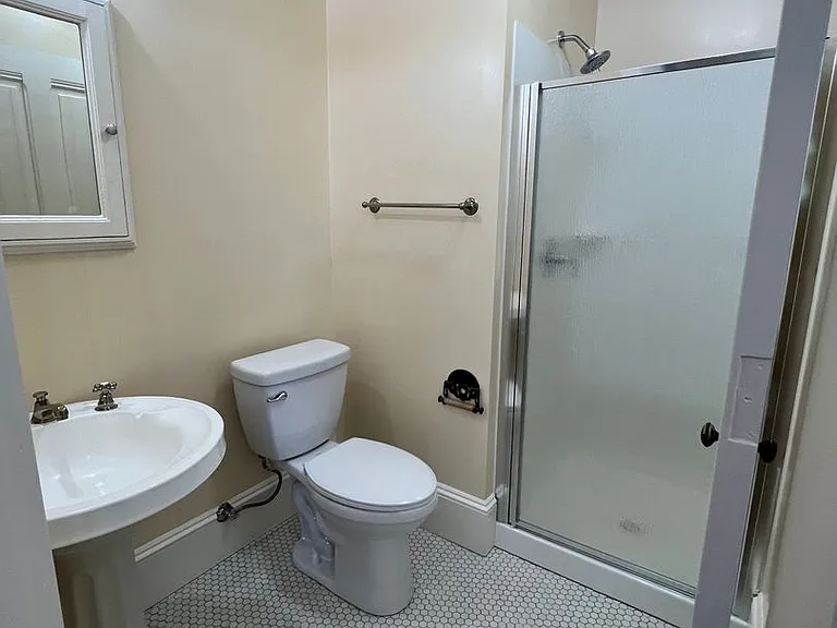 110 Richardson St — Photo 15