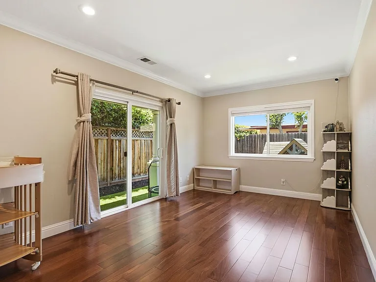 599 Borregas Ave — Photo 17