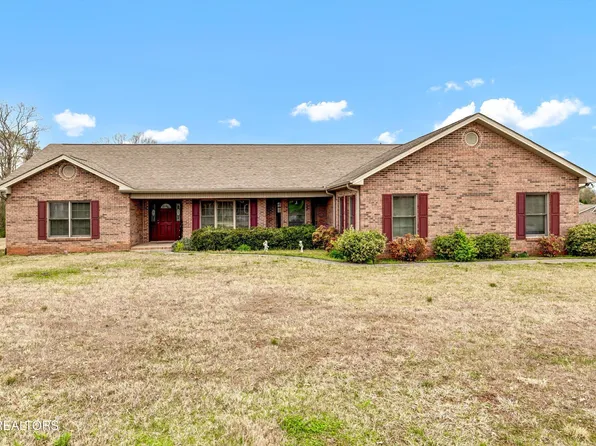 2819 Country Meadows Ln, Maryville, TN 37803