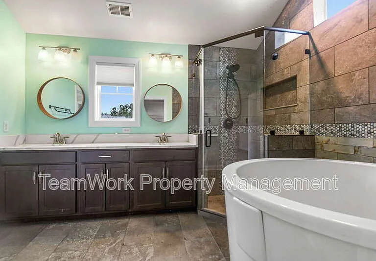 233 Seaworthy St — Photo 23