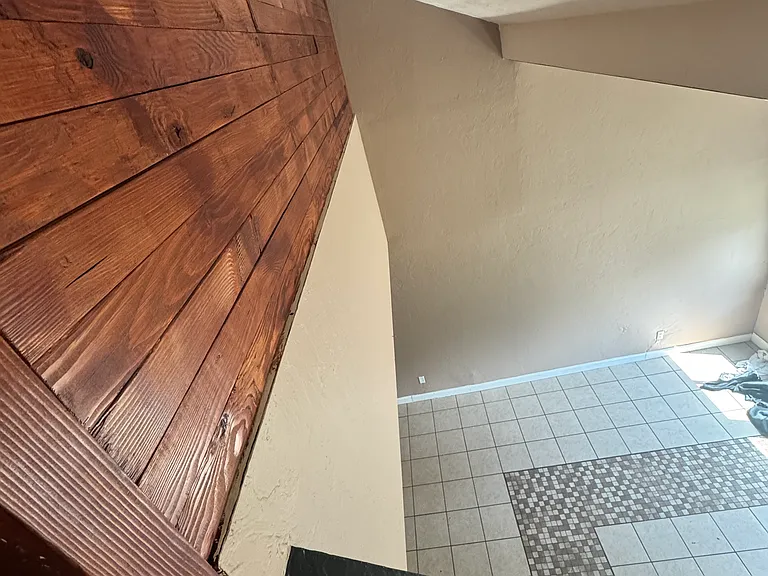 1860 Nekoma Ct — Photo 8