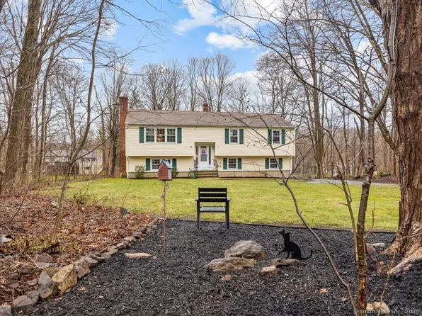 44 Oriole Circle, Guilford, CT 06437
