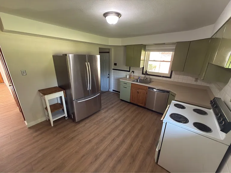 1806 Sybil Ct — Photo 7