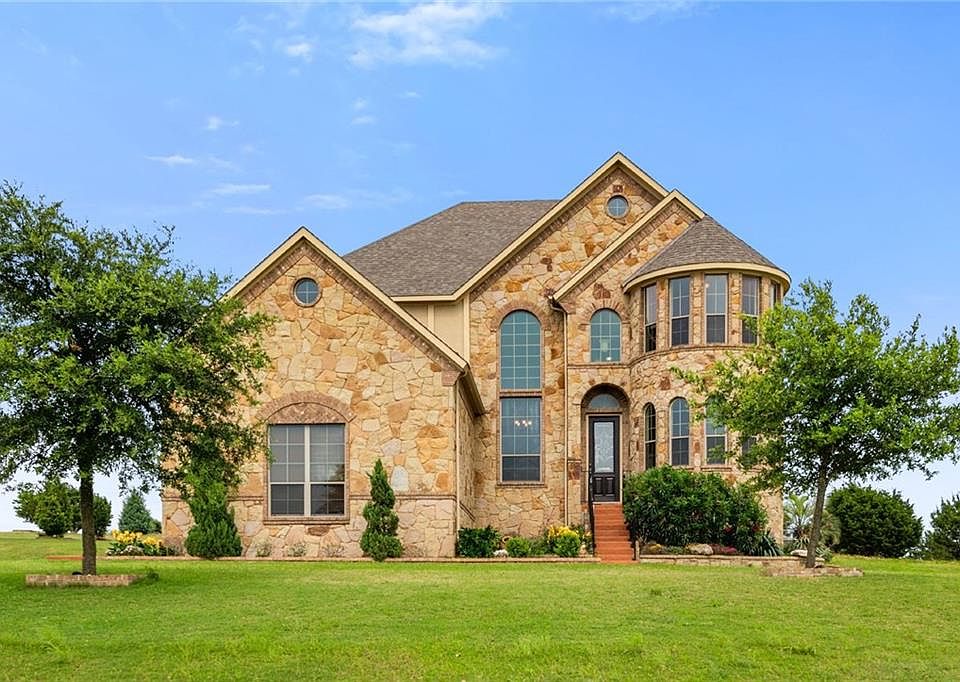 1st image of 602 Bluff Woods Dr