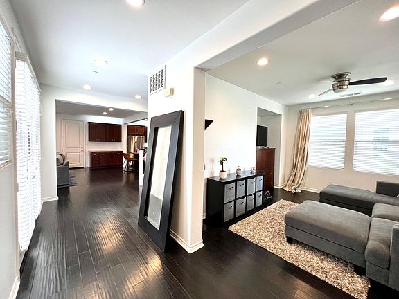 5th image of 715 Aquamarine Ave