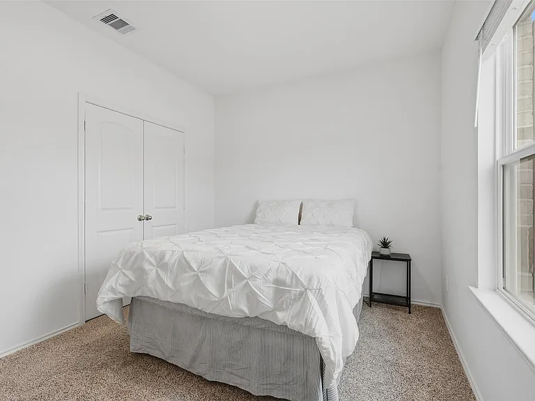 17719 Winfall Dr — Photo 33