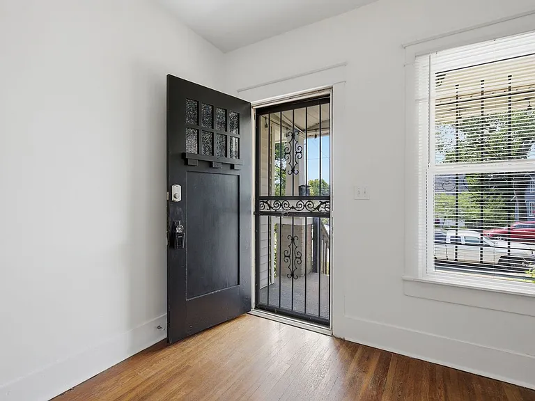 1911 Shelby Ave — Photo 9