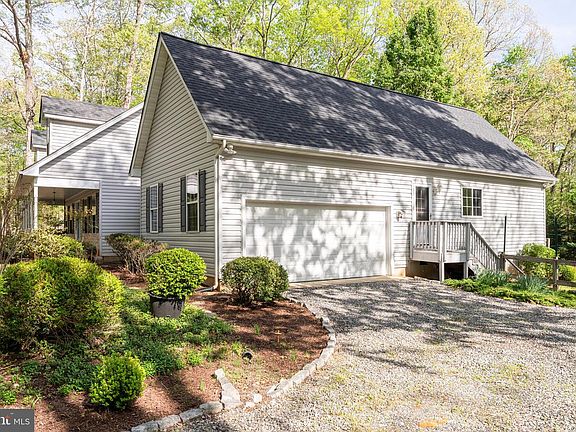 5th image of 724 Mitchell Point Rd