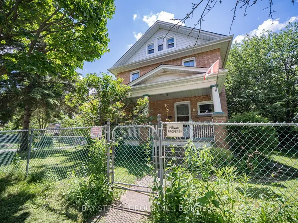 7 Pavillion St, Markham, ON L3R 1N8