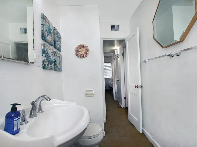 1919 W Earll Dr #2 — Photo 21