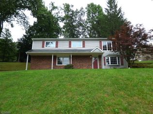 27 Tall Oaks Rd, Sparta, NJ 07871