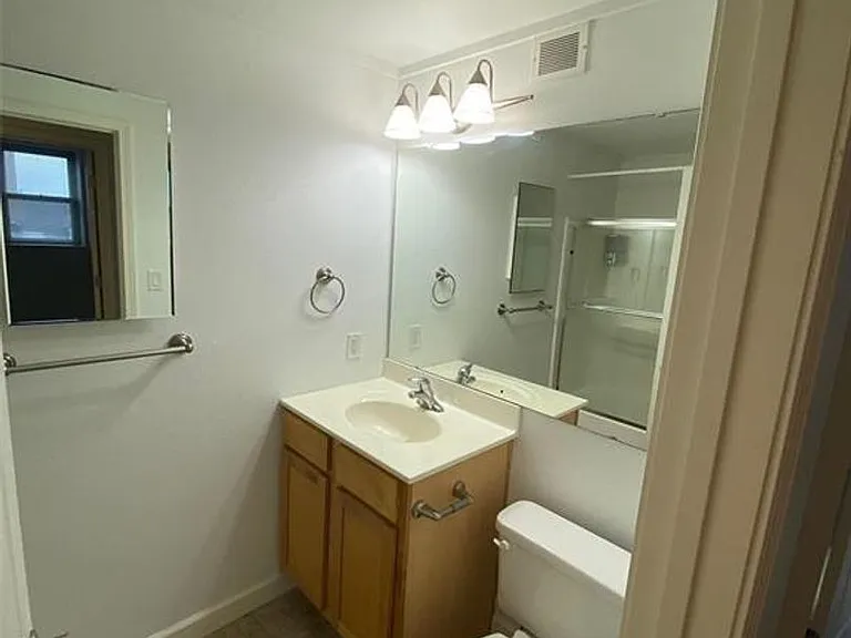 5330 Pershing Ave #606 — Photo 13
