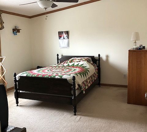 5th image of 101 Sarah Ln